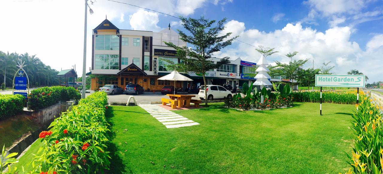 Semerah Garden Hotel Pontian Kecil Eksteriør billede